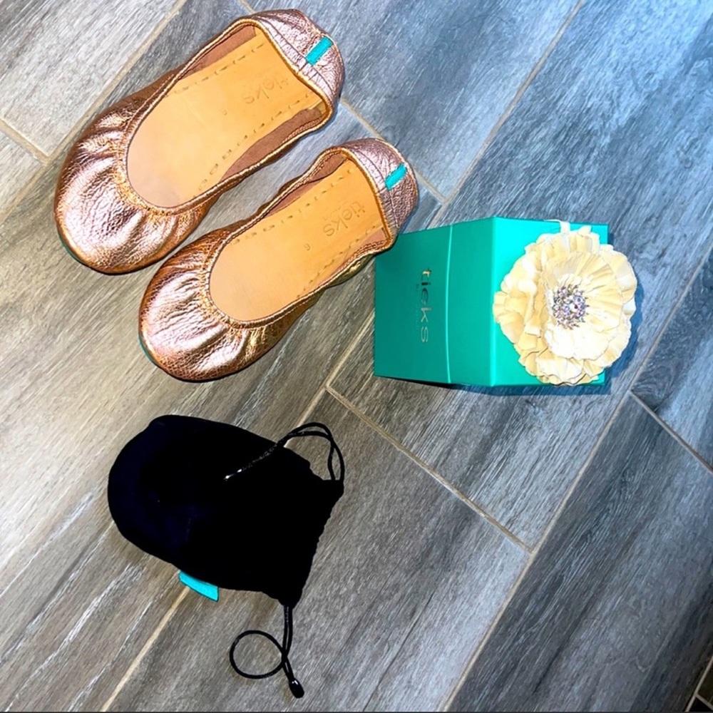 ❤️ Metallic Rose Gold Tieks